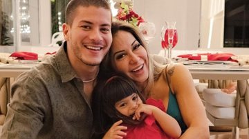 Maíra Cardi falou sobre o estado de sua filha com Arthur Aguiar, que está internada na UTI - Instagram