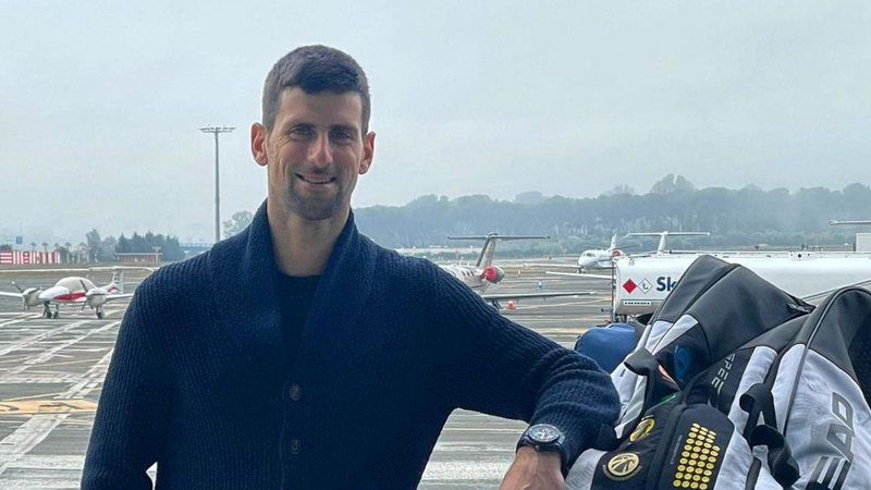 Novak Djokovic vai precisar se vacinar contra a covid-19 se quiser competir em grandes torneios.
