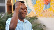 Pelé está tratando um tumor no cólon intestinal. - Divulgação/Santos FC