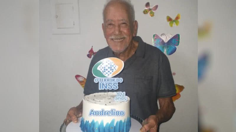 Andrelino celebrou o aniversário de 121 ano com bolo do iNSS - Arquivo pessoal