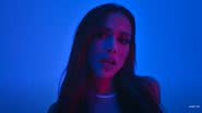 Anitta no clipe de 'Envolver' - YouTube