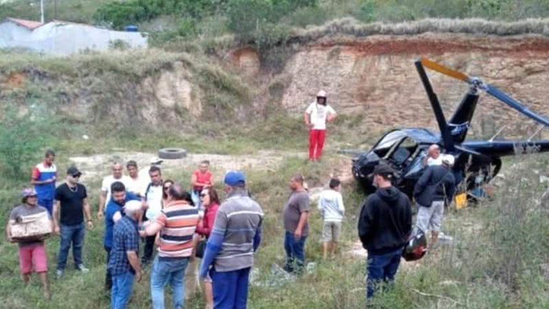 Helicóptero que transportava políticos cai na Bahia - Reprodução/Internet