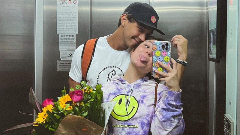 Larissa Manoela e André Luiz Frambach fizeram dois meses de namoro no sábado (17) - Instagram/@larissamanoela