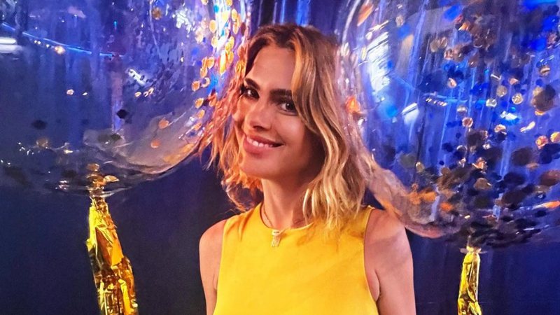 Carolina Dieckmann apareceu na vinheta de fim de ano de 2022 da TV Globo - Instagram/@lolacarola