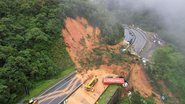 Deslizamento de terra em rodovia no Paraná soterra carros e caminhões - SESP