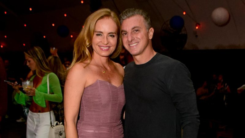 Angélica e Luciano Huck reuniram amigos em festa de final de ano - Webert Belicio / Agnews