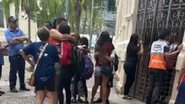 Aluno é contido ao tentar agredir a facadas colegas em escola no Rio - Divulgação