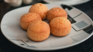 Confira a receita deste pão de queijo de tapioca - Unsplash/Rodolfo Allen