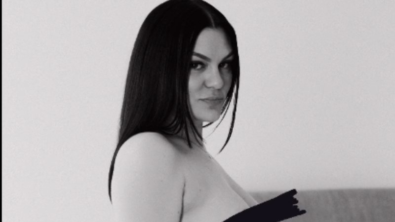 Jessie J abriu o coração. - Instagram/@jessiej