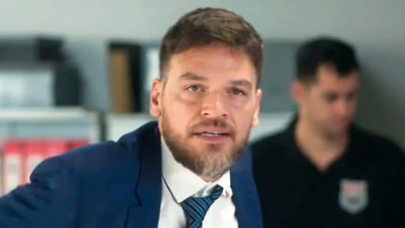 Theo é interpretado por Emilio Dantas em 'Vai na Fé' - Globo