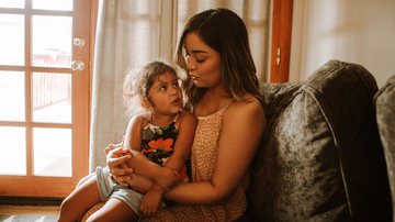 Coluna Aventuras Maternas apresenta um guia com dúvidas e informações importantes para pais e mães - Unsplash/Omar Lopez