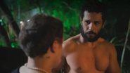Sem conter a emoção, o ex-garçom desmaia ao ver o capanga pelado em ‘Terra e Paixão’ - Reprodução/TV Globo