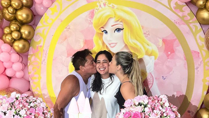 Filha de Leonardo, Monyque Isabella ganha festa surpresa e intimista da família - Instagram/Poliana Rocha