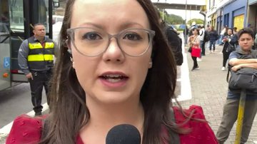 Repórter da TV Globo estava em frente a estação de metrô e foi surpreendida por ladrão - TV Globo