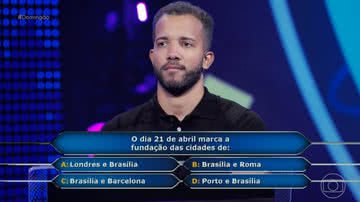 Arthur chegou à pergunta do milhão no 'Quem Quer Ser um Milionário' - Globo