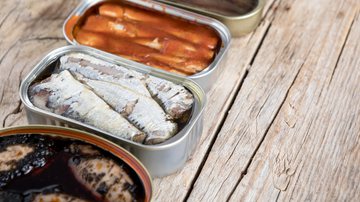 Conheça os benefícios dos pescados enlatados para a saúde dos idosos - Freepik