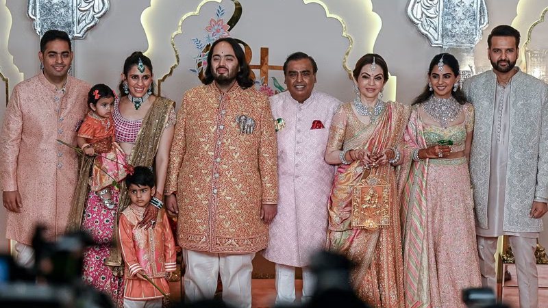 Enfim, casados! Casamento bilionário da Índia levou 7 meses para acontecer - Punit PARANJPE/AFP