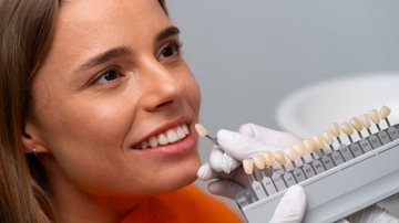Lente de contato dental: como funciona, preço, cuidados e desvantagens do procedimento