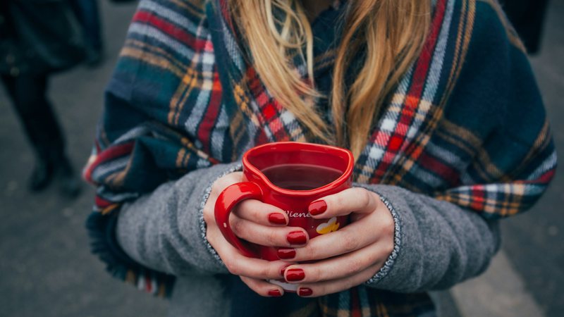 Saiba quais são as principais tendências para as unhas agora no inverno - Unsplash/Alisa Anton