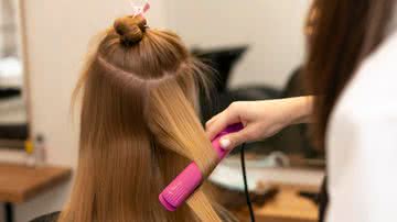 Será que o uso de chapinhas faz mal para o cabelo? Veja os mitos e verdades do assunto - FreePik
