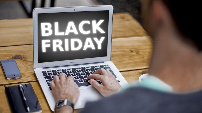 "Desconfie de ofertas muito abaixo do mercado pois no Brasil, a Black Friday não costuma ser igual a dos EUA", comenta Alexandre Pinto, especialista em Cyber Segurança - Foto: Pixabay