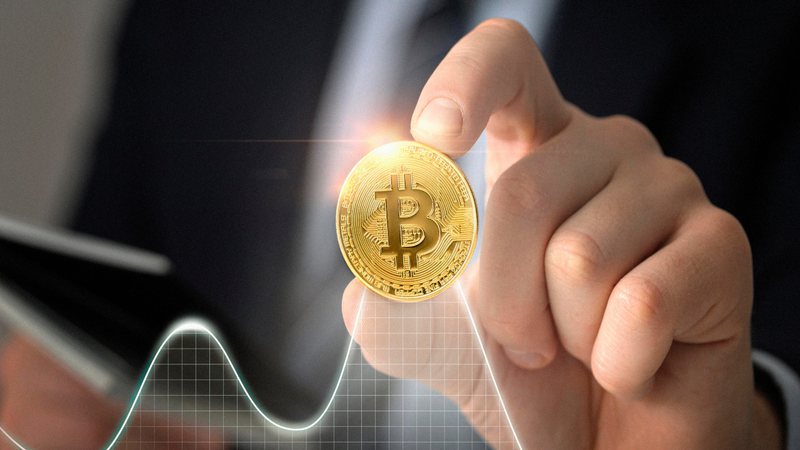 Alta do Bitcoin em 2024 impulsiona busca por informações sobre como investir em criptomoedas. - Foto: Freepik