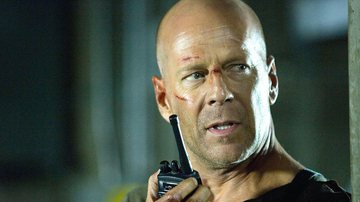 Bruce Willis em ação durante o filme 'Duro de Matar' - Divulgação