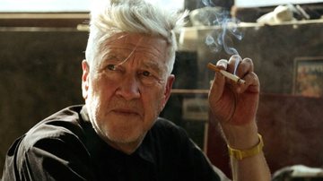 David Lynch, que começou a fumar aos 8 anos, agora depende de oxigênio para caminhar - Divulgação│Fênix Filmes