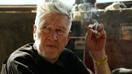 David Lynch, que começou a fumar aos 8 anos, agora depende de oxigênio para caminhar - Divulgação│Fênix Filmes