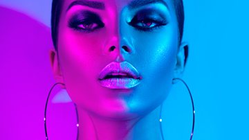 Saiba como combinar cores e estilos de maquiagem com a sua personalidade - Imagem: Subbotina Anna | Shutterstock