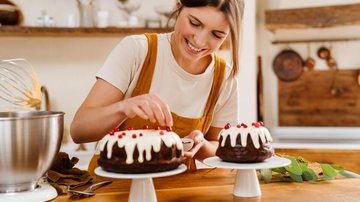 Venda de bolos requer cuidados para manter a qualidade do produto - Dean Drobot | Shutterstock