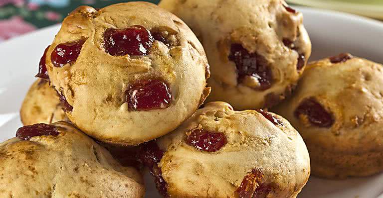 Receita de Bolinho de chuva com goiabada - Ormuzd Alves