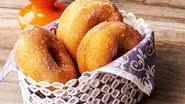 Receita de Donuts com calda de chocolate - J. Carvalho