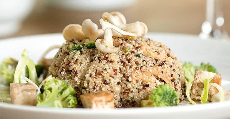 Receita de Quinoa com brócolis e tofu assado - Renato Navarro