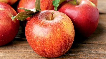 É época de... maçã, abobrinha, laranja, cará - Shutterstock