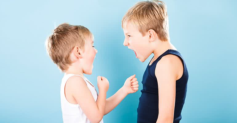 "Mãe, foi ele que começou!" - Shutterstock