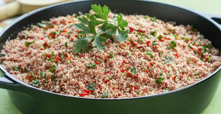 Receita de Paçoca de carne-seca e castanha - Ormuzd Alves