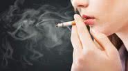 Cigarro também altera voz e causa rouquidão - Shutterstock