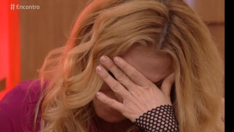 Joelma chora ao falar que se considera mãe ausente - Reprodução/TV Globo