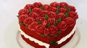 Bolo Red Velvet com creme de mascarpone e frutos vermelhos // Red Velvet  layer cake - Coco e Baunilha