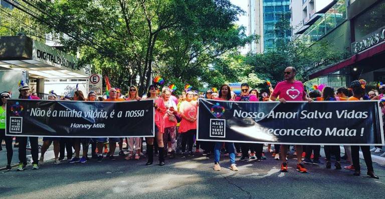 Mães pela diversidade durante a Parada LGBT - Reprodução