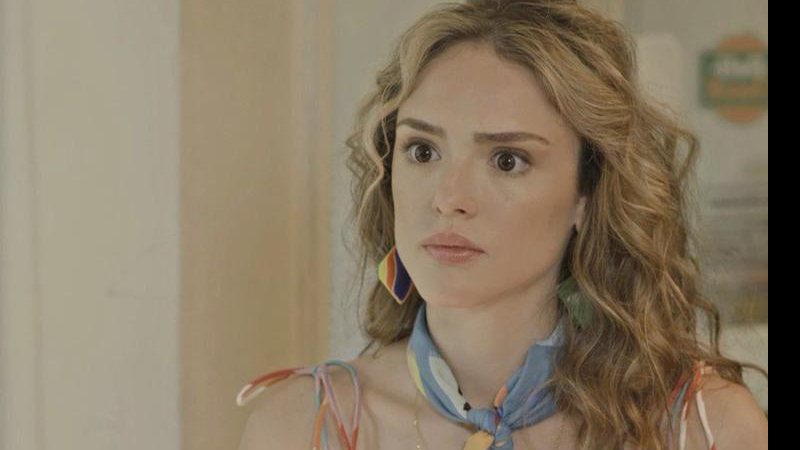 Manu (Isabelle Drummond) fica chocada ao saber segredo de Lidiane (Claudia Raia). - TV Globo