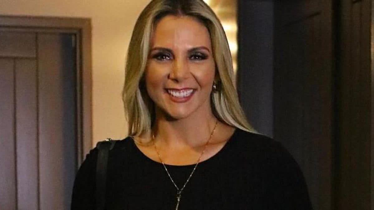 Internautas ficam chocados com boa forma e beleza da filha de Carla Perez