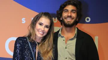 O casal se conheceu pelas redes sociais - Globo / Paulo Belotte