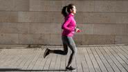 Comece fazendo pequenas treinos intercalando corrida e caminhada ou corrida e descanso - Banco de Imagem/Getty Images