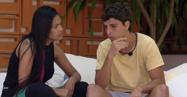 Felipe Prior conversa sobre o jogo com Flayslane - TV Globo