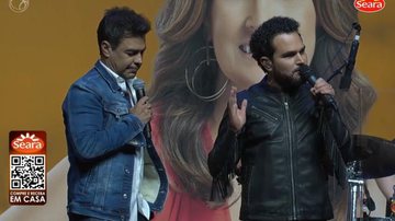 Cartaz com Fátima Bernardes rouba a cena em show de Zezé di Camargo e Luciano - Divulgação