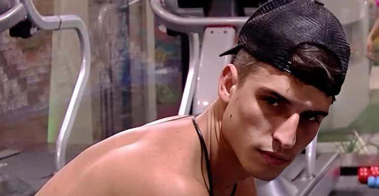 Felipe Prior chega de viagem e manda recado para Babu - Instagram/@felipeprior