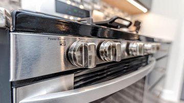 Se preferir colocar os pratos separadamente, aproveite o forno ainda quente - Mike Gattorna/Pixabay