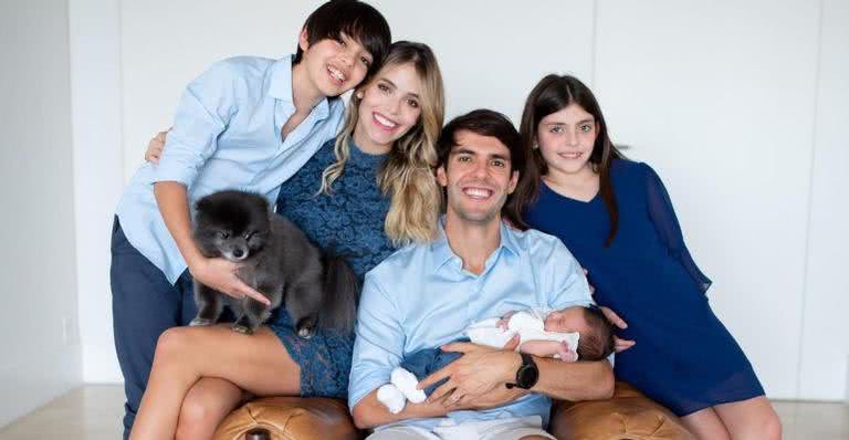 Kaká surge ao lado dos três filhos - Instagram/@kaka